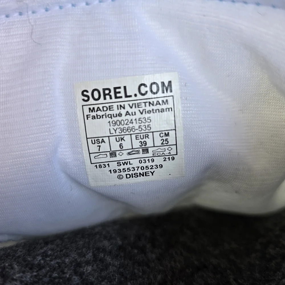 🔥NWT Sorel x Disney Fluffy Frozen 2 